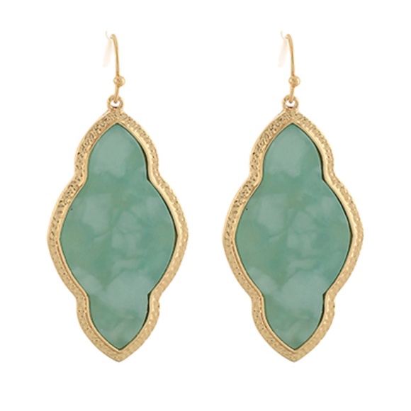 Shell Arabesque Drop Earrings - Picture 2 of 2